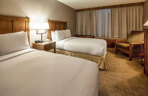Mundelein Hotel | DoubleTree by Hilton Libertyville - Mundelein