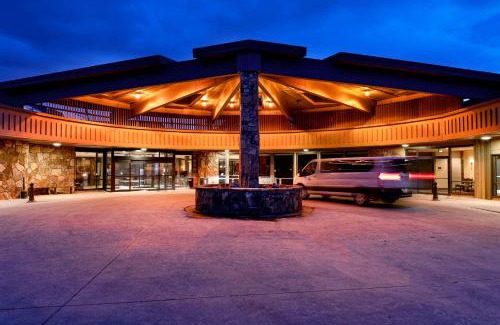 Heart of Missoula Hotel | DoubleTree by Hilton Missoula Edgewater