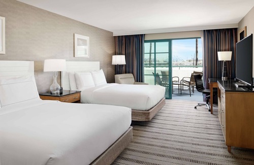 Fort MacArthur Hotel | DoubleTree by Hilton San Pedro - Port of Los Angeles