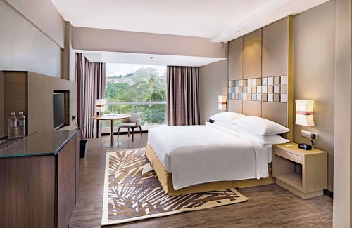 Tanjung Bungah Resort | DoubleTree Resort by Hilton Hotel Penang