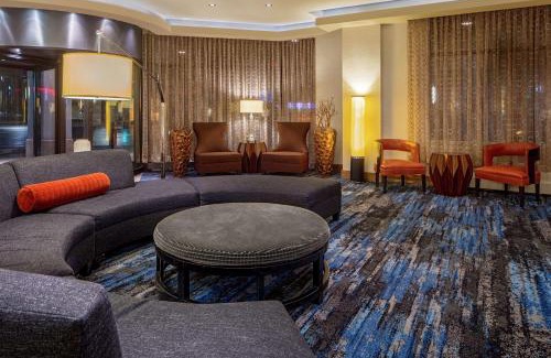 Downtown Minneapolis Hotel | DoubleTree Suites by Hilton Minneapolis Downtown
