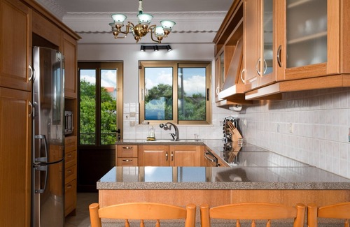 Dempla Apartment | Douranakis house · Seaview Apartment