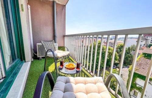 Grand Clement Apartment | Doux Pavillon - Le Strada - box - air conditioning - tram 5 min away