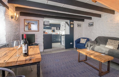 Haverfordwest Cottage | Doves Cottage, Holiday Cottage Abercastle, Sleeps 2, 1 bedrooms, bathrooms