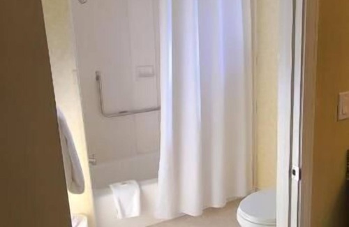 Lone Pine Hotel | Dow Villa Motel