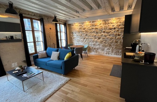1st Arrondissement Apartment | Down Town Saint Honore Palais Royal Louvre
