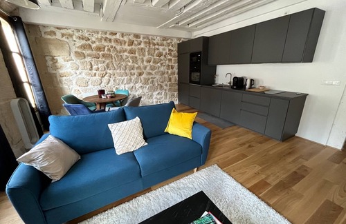 1st Arrondissement Apartment | Down Town Saint Honore Palais Royal Louvre