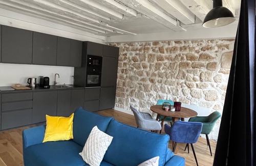 1st Arrondissement Apartment | Down Town Saint Honore Palais Royal Louvre