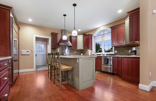Downingtown House | Downingtown Shoreline Estate w/Water Views + Private Pool!