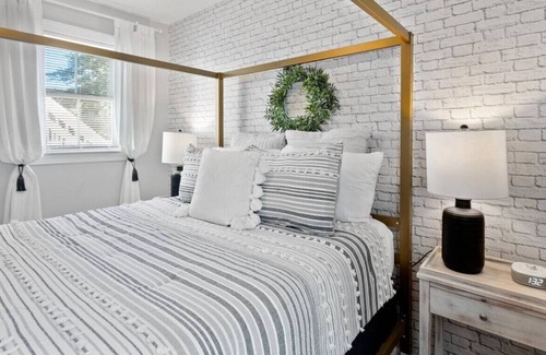 Downtown Apartment | Downtown 1/1 for Traveling Workers