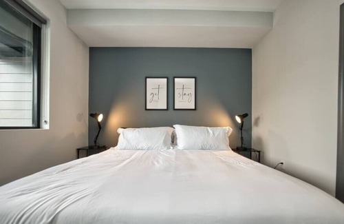 Lockerbie Square Apartment | Downtown 1BR: Gym, Smart TVs, Free Parking
