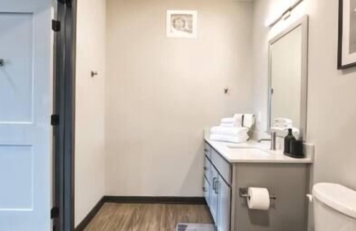 Lockerbie Square Apartment | Downtown 1BR: Gym, Smart TVs, Free Parking