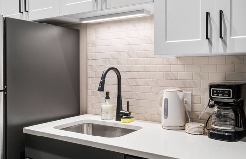 Downtown Cincinnati Apartment | Downtown 1BR with Gym, Wi-Fi & Coworking Space