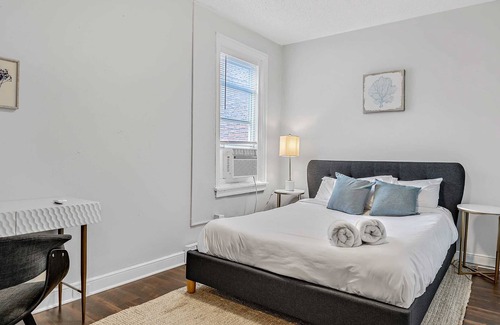 Downtown Harrisburg House | Downtown 1BR with Work Space