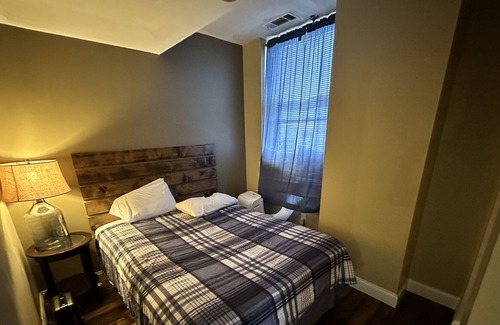 Downtown Memphis Apartment | Downtown 3BR / 2BA - Near Court Square Park