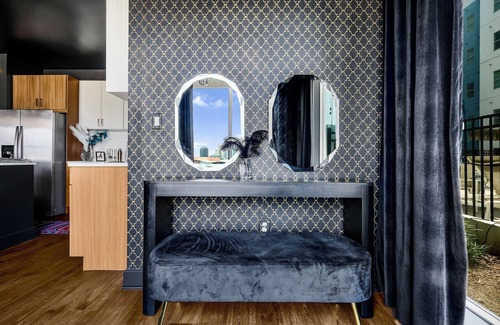 Eighth Avenue Apartment | Downtown 3BR/3BA Luxury Stay. Skyline Views, Pool, Gym, & Walk to Broadway