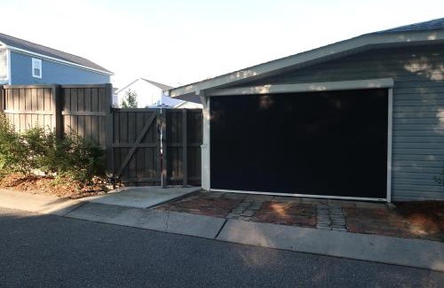 Wilmington House | Downtown 3BR Gem - Hot Tub - Covered Parking - Fenced Yard