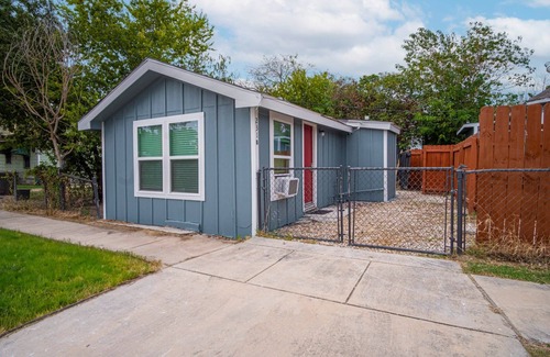 Nevada Street Apartment | Downtown Accessible New 1br/1ba Cozy Studio