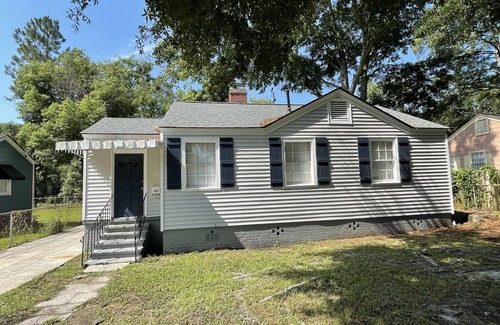 Savannah House | Downtown and beach access Bungalow. Pet friendly