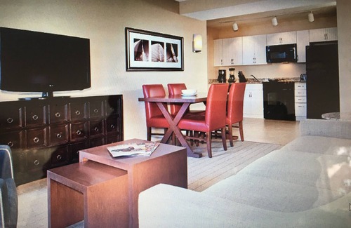 The Point Condo | Downtown area, (Longwharf, Newport Onshore, and more)