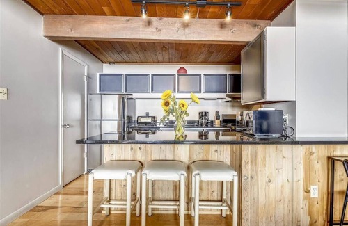 Aspen Condo | Downtown Aspen 2BR w/heated pool and hot tub - Steps from lifts!