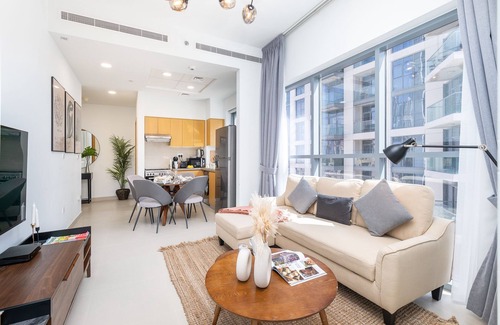 Al Barsha 1 Apartment | Downtown - Bellevue Towers