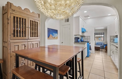Williams House | Downtown Blue Bungalow w/Fully Fenced Yard, AC, W/D, 3 Smart TVs, Den, WiFi