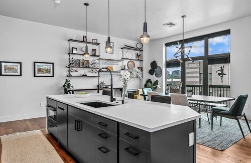 Boise Condo | Downtown Boise Condo! Central walking location
