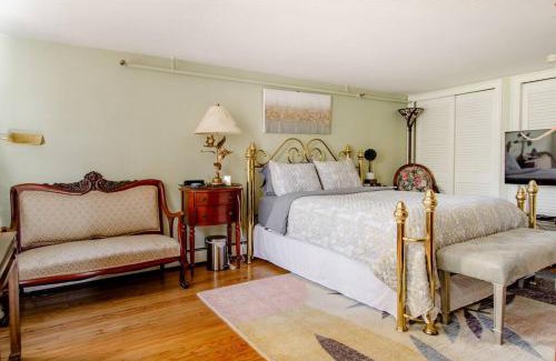 College Hill Apartment | Downtown by RISD Gigabite Internet OnSite Free Parking