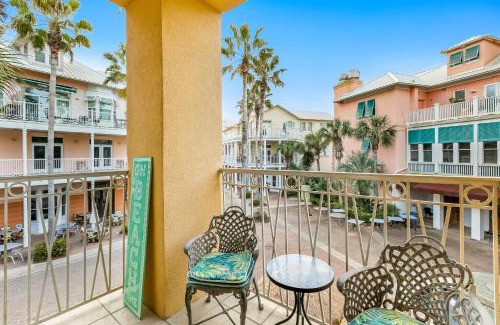 Sunnyside Apartment | Downtown Carillon 2 200 Lazy Roux