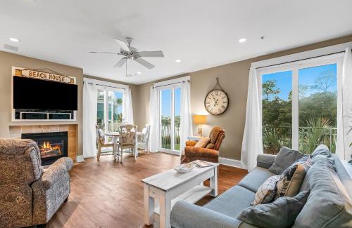 Sunnyside Apartment | Downtown Carillon 2 200 Lazy Roux