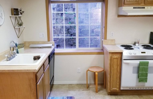 Coeur d'Alene Apartment | Downtown CDA Studio Apartment. Walk to almost everything!