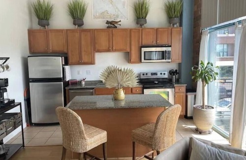 Sandusky Apartment | Downtown Cedar Point 2 Bed 2 Bath Sleeps 6