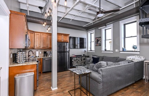 Downtown Cleveland Condo | Downtown Cleveland Loft - Lake Views w/Private Rooftop!