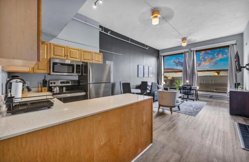 Downtown Cleveland Apartment | Downtown Cleveland Loft Near CSU, Playhouse, Arena