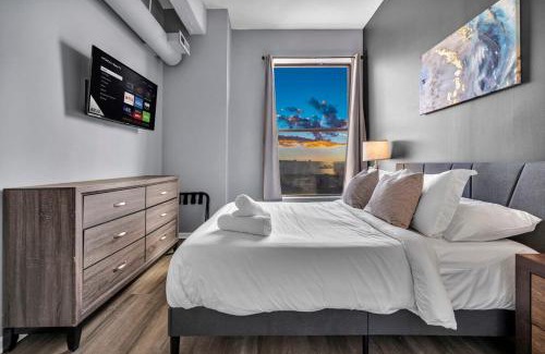 Downtown Cleveland Apartment | Downtown Cleveland Loft Near CSU, Playhouse, Arena