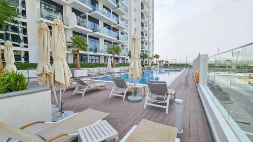 Nad Al Sheba Apartment | Downtown-Close Studio by Czech-In