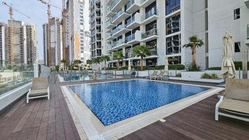 Nad Al Sheba Apartment | Downtown-Close Studio by Czech-In