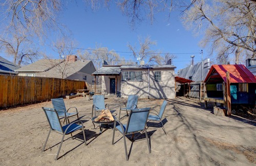 Central Colorado Springs Apartment | Downtown CO Springs 2bdrm Apartment w/Firepit & Privacy Fence