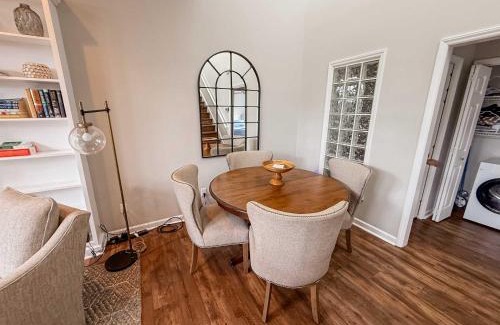 Downtown House | Downtown Condo - 2BR 2BA Walk to Everything