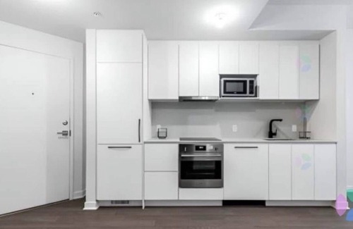 Shaughnessy Village Apartment | Downtown condo Montreal - Pool, Patio