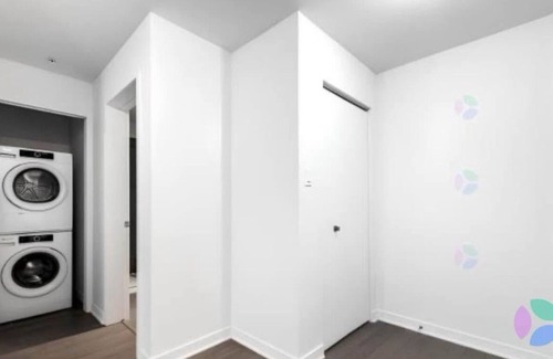 Shaughnessy Village Apartment | Downtown condo Montreal - Pool, Patio