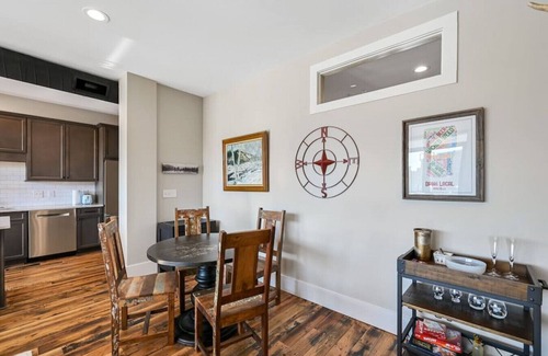 Downtown Asheville Apartment | Downtown Condo with Two Ensuite King Bedrooms