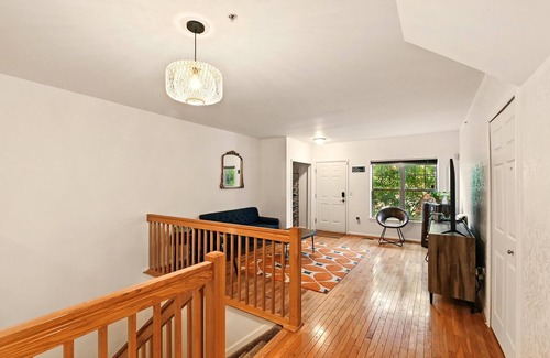 Midtown Condo | Downtown Detroit Big Cheese Executive Retreat Walk to Stadiums, Concerts & Fox
