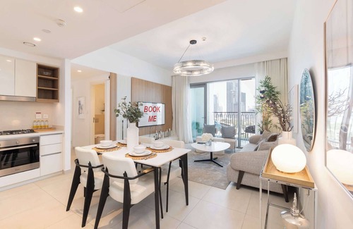 Za'abeel 2 Apartment | Downtown Dubai Apartment sleeps 4 near Dubai Mall!