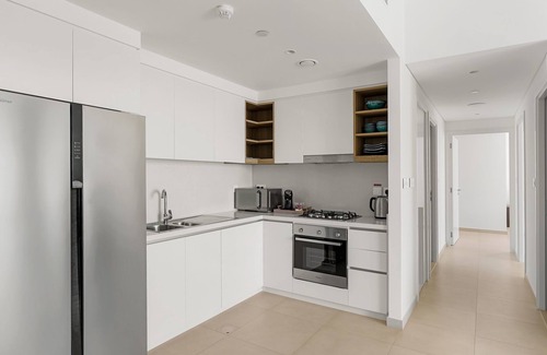 Bur Dubai Condo | Downtown Dubai Luxury Condo, 2 minute walk to Dubai Mall