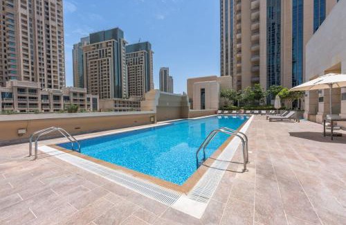 Downtown Dubai Apartment | Downtown Dubai sleeps 5 with Amazing Amnenities