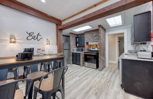 Columbus Apartment | Downtown Family Retreat |15 mins to Fort Benning