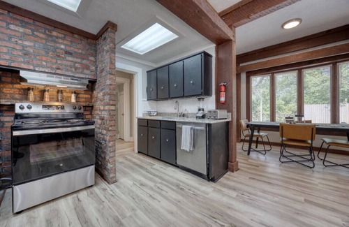 Columbus Apartment | Downtown Family Retreat |15 mins to Fort Benning