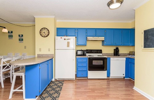 Ocean City Condo | Downtown Family Value - Sleeps 6 - with Pool